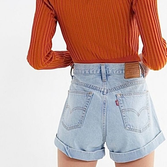mom shorts levis